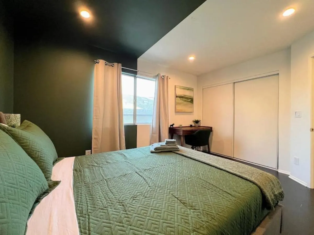 2Br Suite In The Heart Of Hollywood -Br5 Los Angeles 0*,  United States